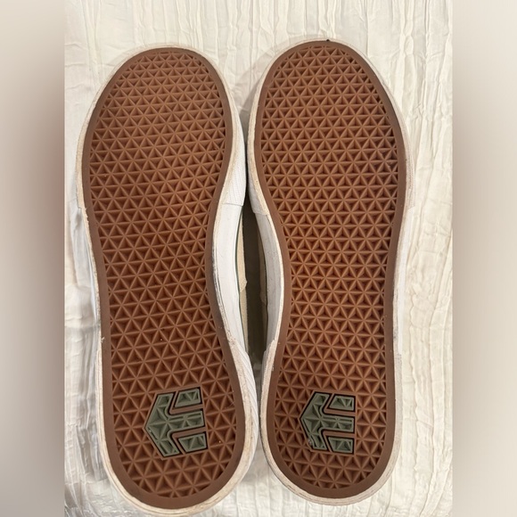 Etnies Jameson Vulc MT High Tops! Worn Twice, Like New! Style & Comfort! Size 9 - Picture 4 of 4